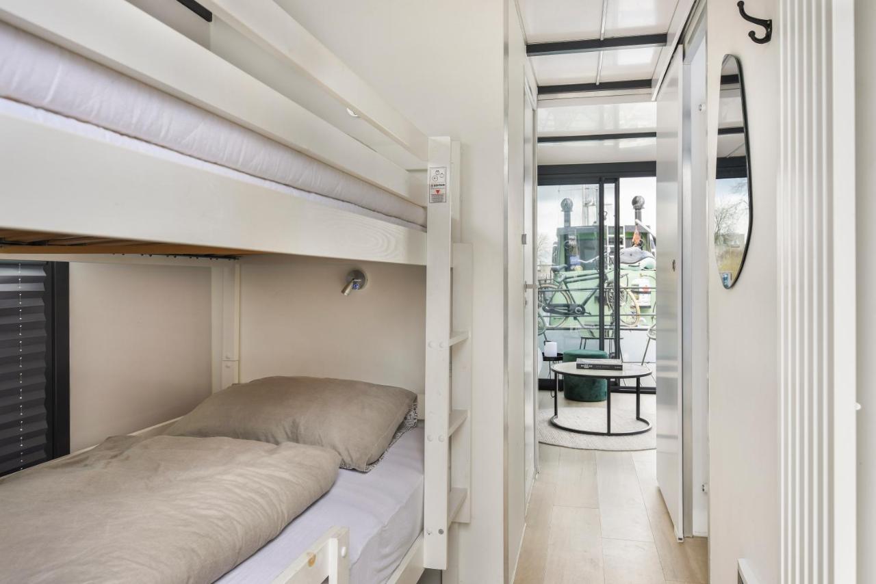 Cosy Tiny Houseboats Near Beach And Restaurants By Weltevreden Experience Zeewolde Exterior photo