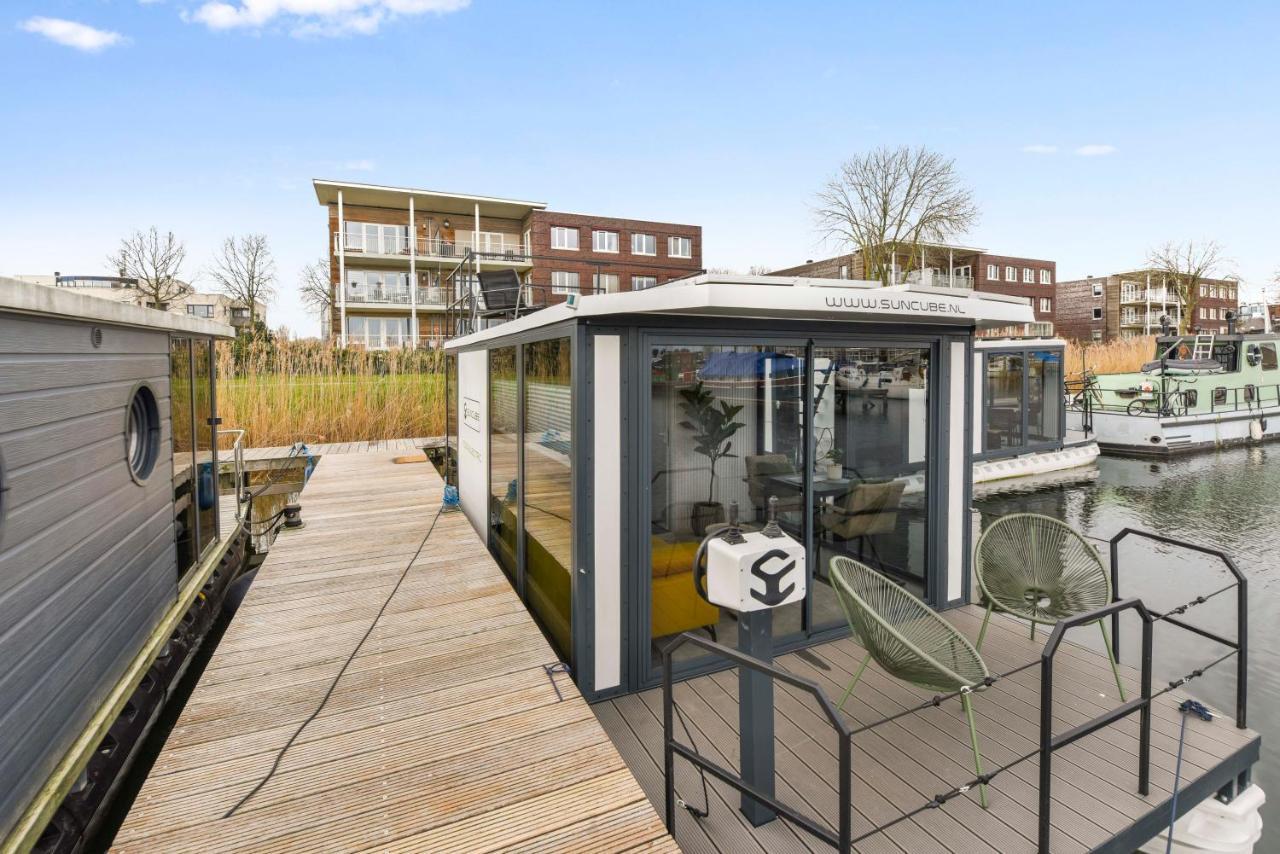 Cosy Tiny Houseboats Near Beach And Restaurants By Weltevreden Experience Zeewolde Exterior photo