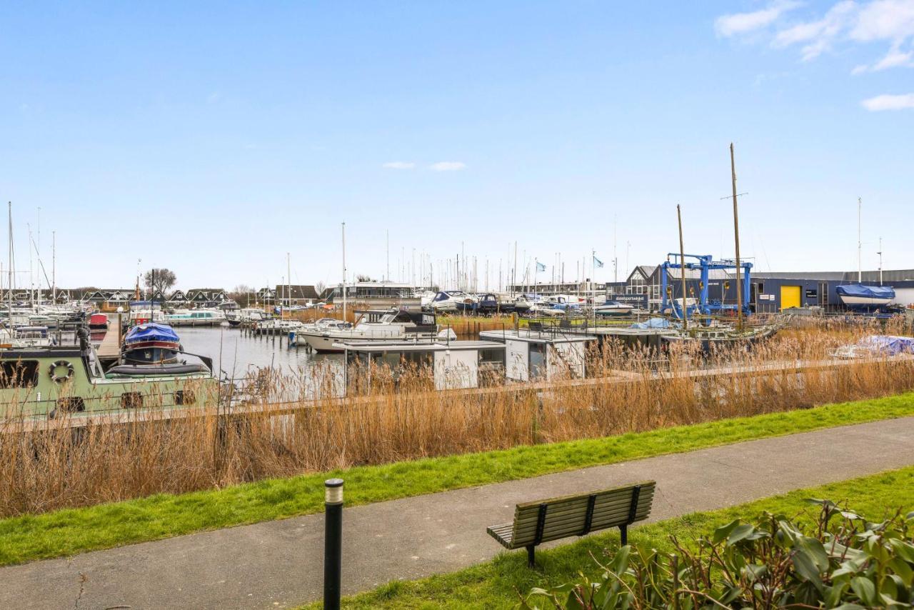 Cosy Tiny Houseboats Near Beach And Restaurants By Weltevreden Experience Zeewolde Exterior photo