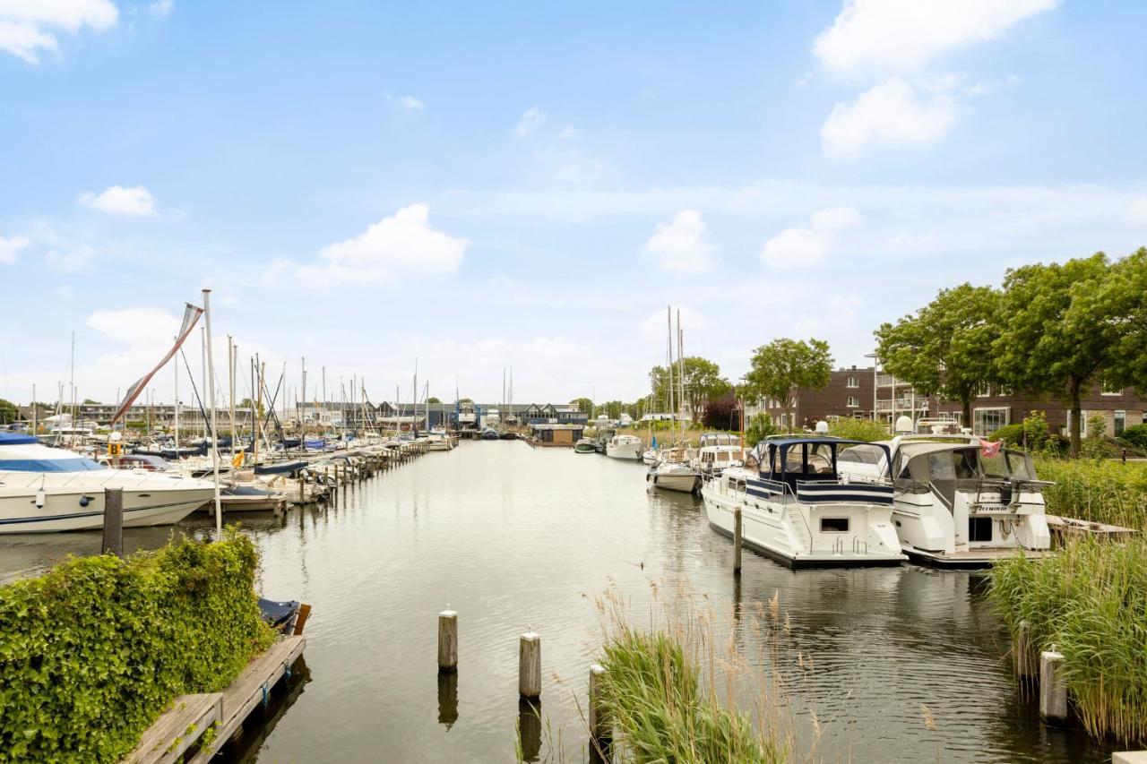 Cosy Tiny Houseboats Near Beach And Restaurants By Weltevreden Experience Zeewolde Exterior photo