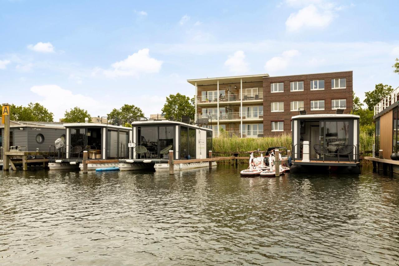 Cosy Tiny Houseboats Near Beach And Restaurants By Weltevreden Experience Zeewolde Exterior photo