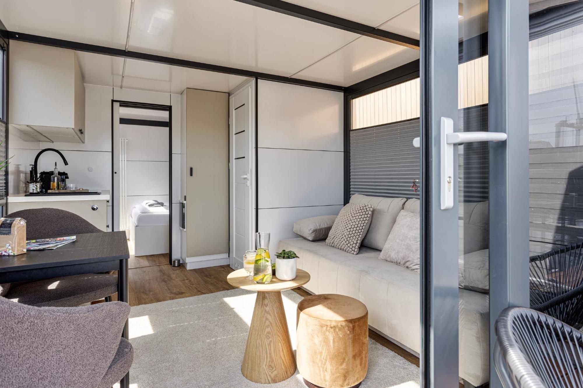 Cosy Tiny Houseboats Near Beach And Restaurants By Weltevreden Experience Zeewolde Exterior photo
