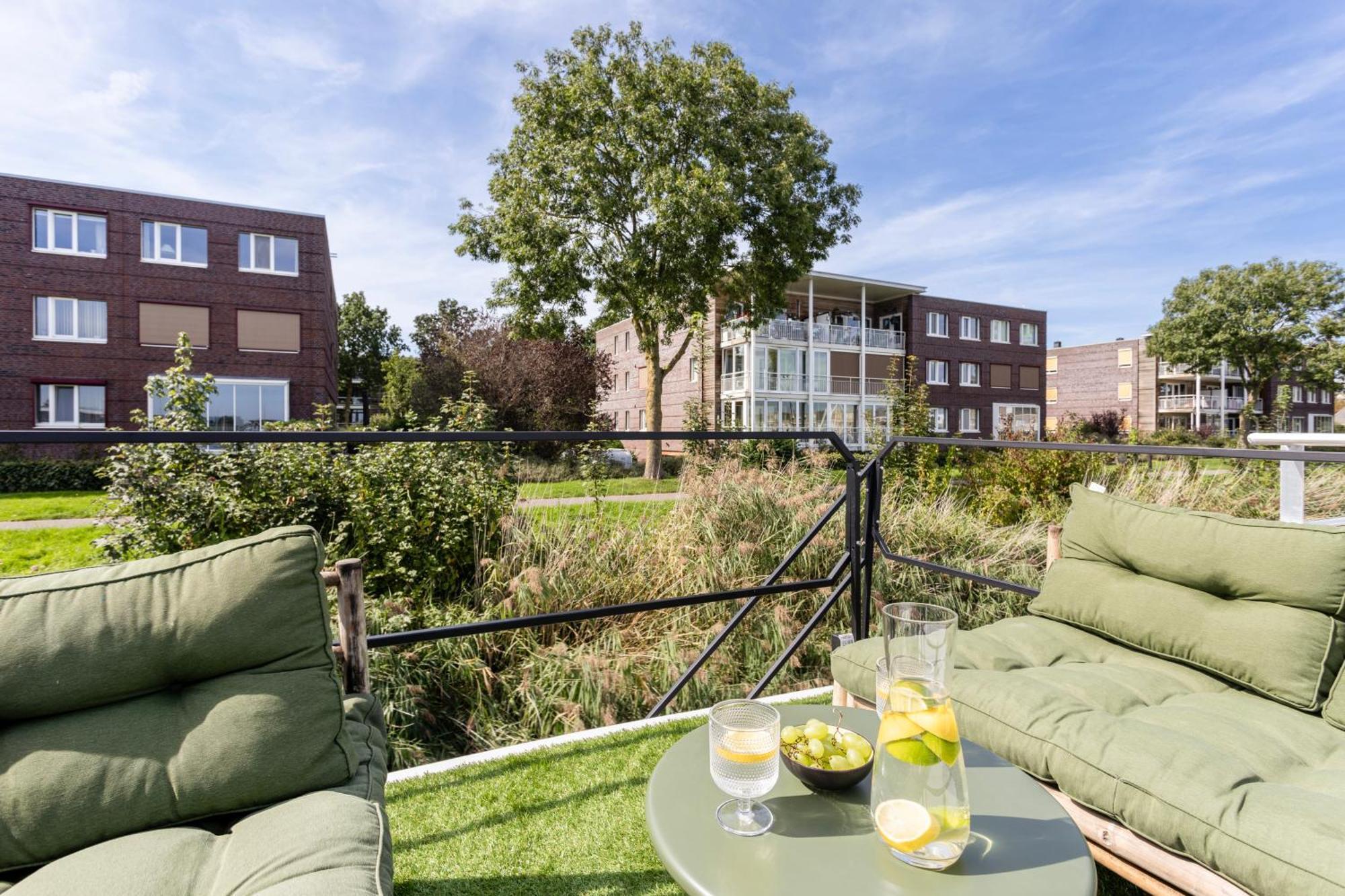 Cosy Tiny Houseboats Near Beach And Restaurants By Weltevreden Experience Zeewolde Exterior photo